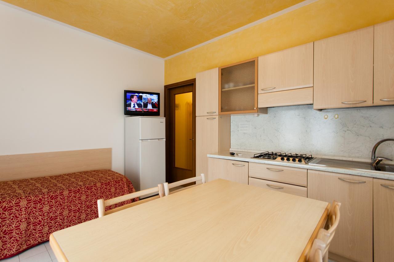 לידו די ג'סולו Residence Marina מראה חיצוני תמונה