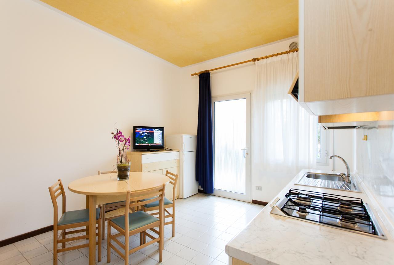 לידו די ג'סולו Residence Marina מראה חיצוני תמונה